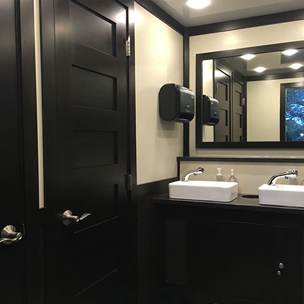Elegant Restroom/Shower Rentals in Nebraska