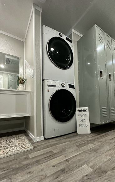 Mobile Locker Room Rentals With Laundry Room in Nebraska